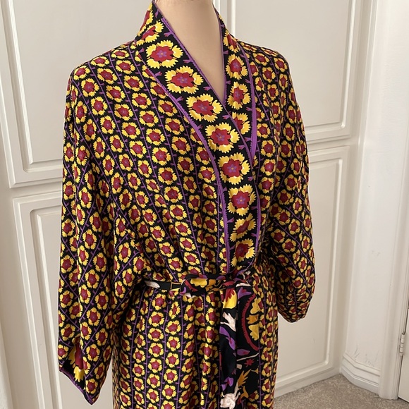 Haute Hippie Kimono Style Floral Robe - Picture 7 of 7